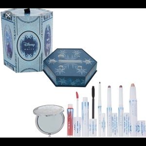 NEW Mally Disney's Frozen 7-piece Collection